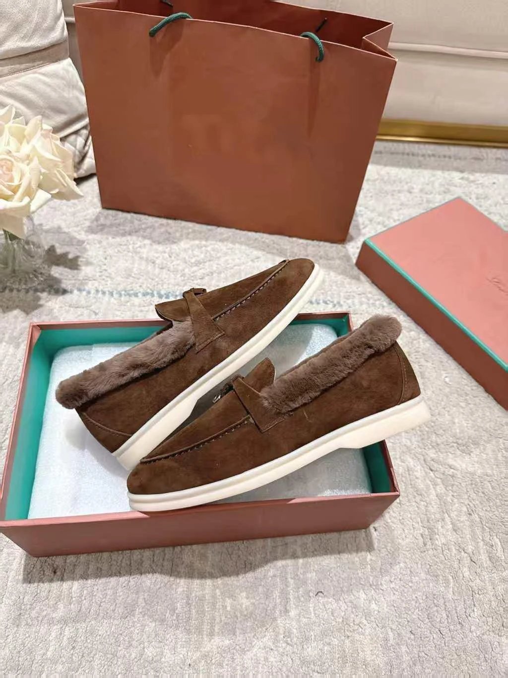 深棕色