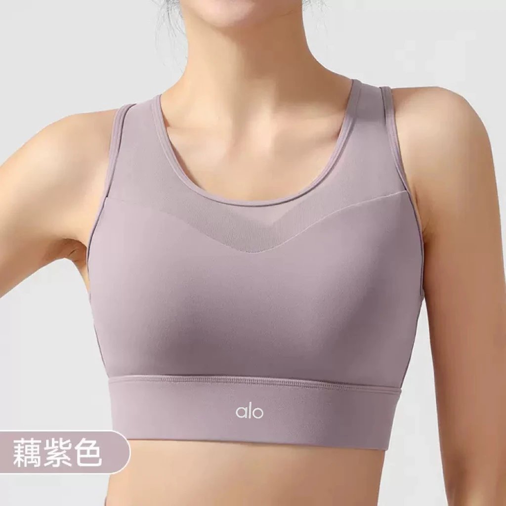 藕粉色