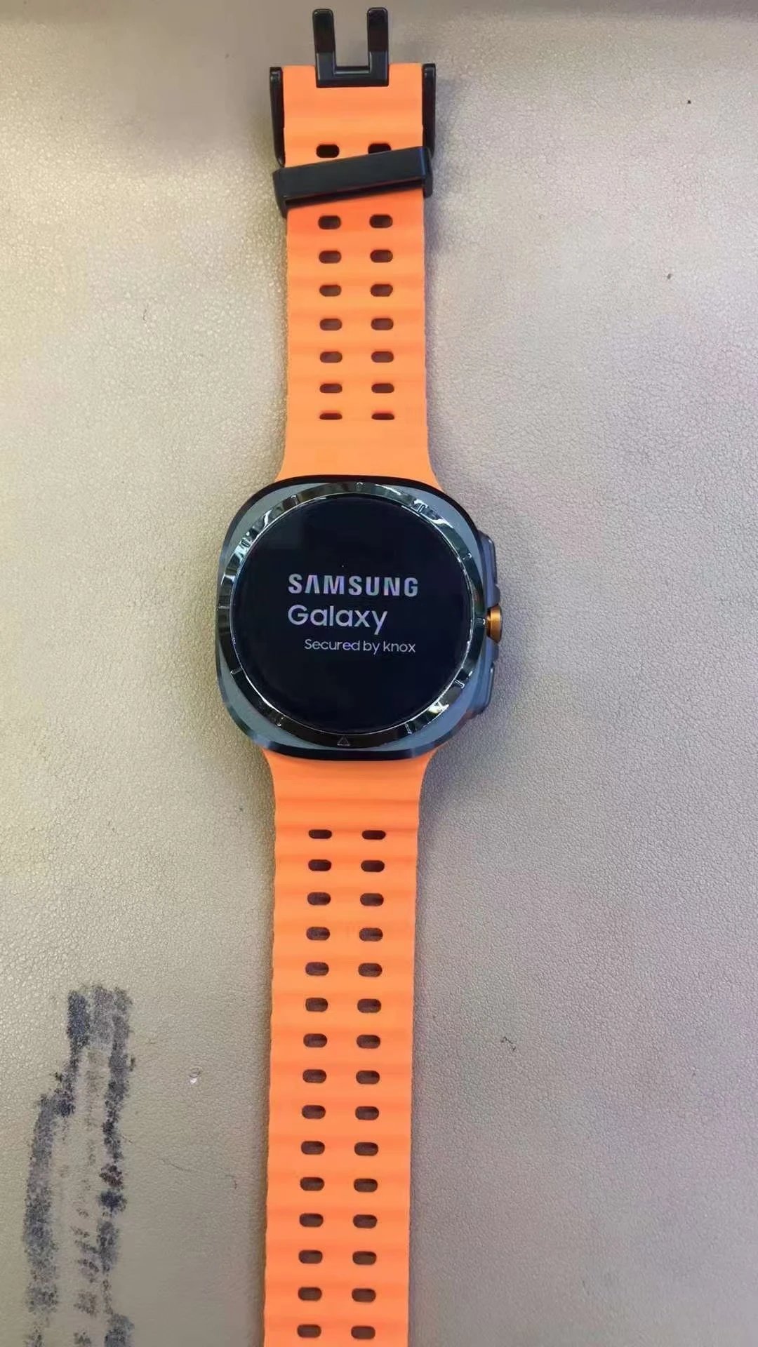 W7 Orange