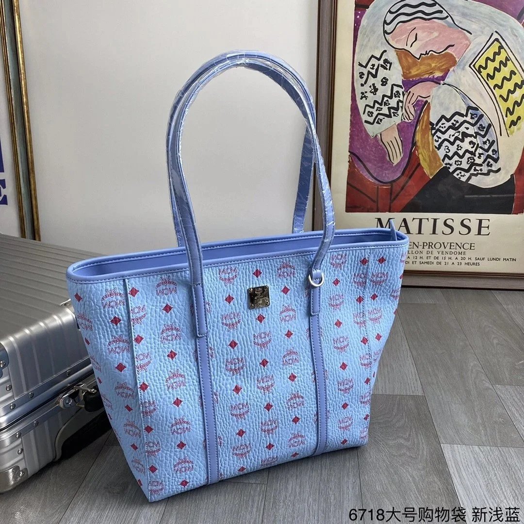 浅蓝色