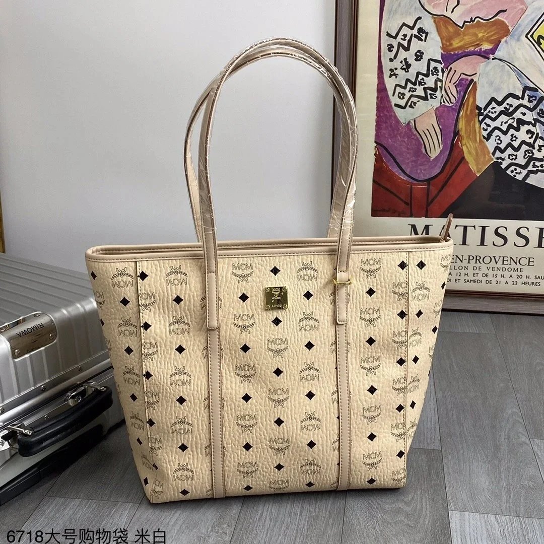 米白色