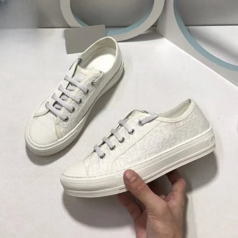 经典全白平底