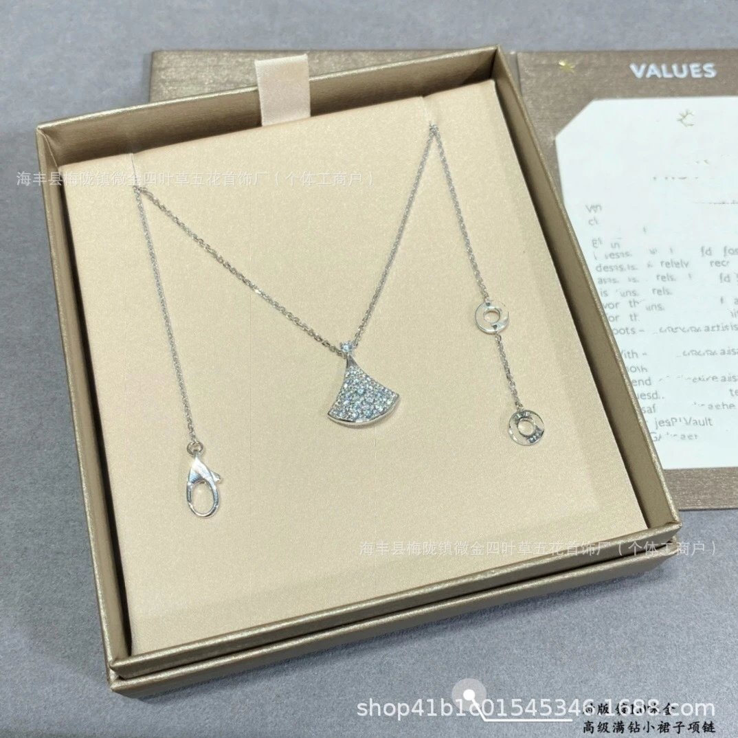 白金满钻小扇子项链