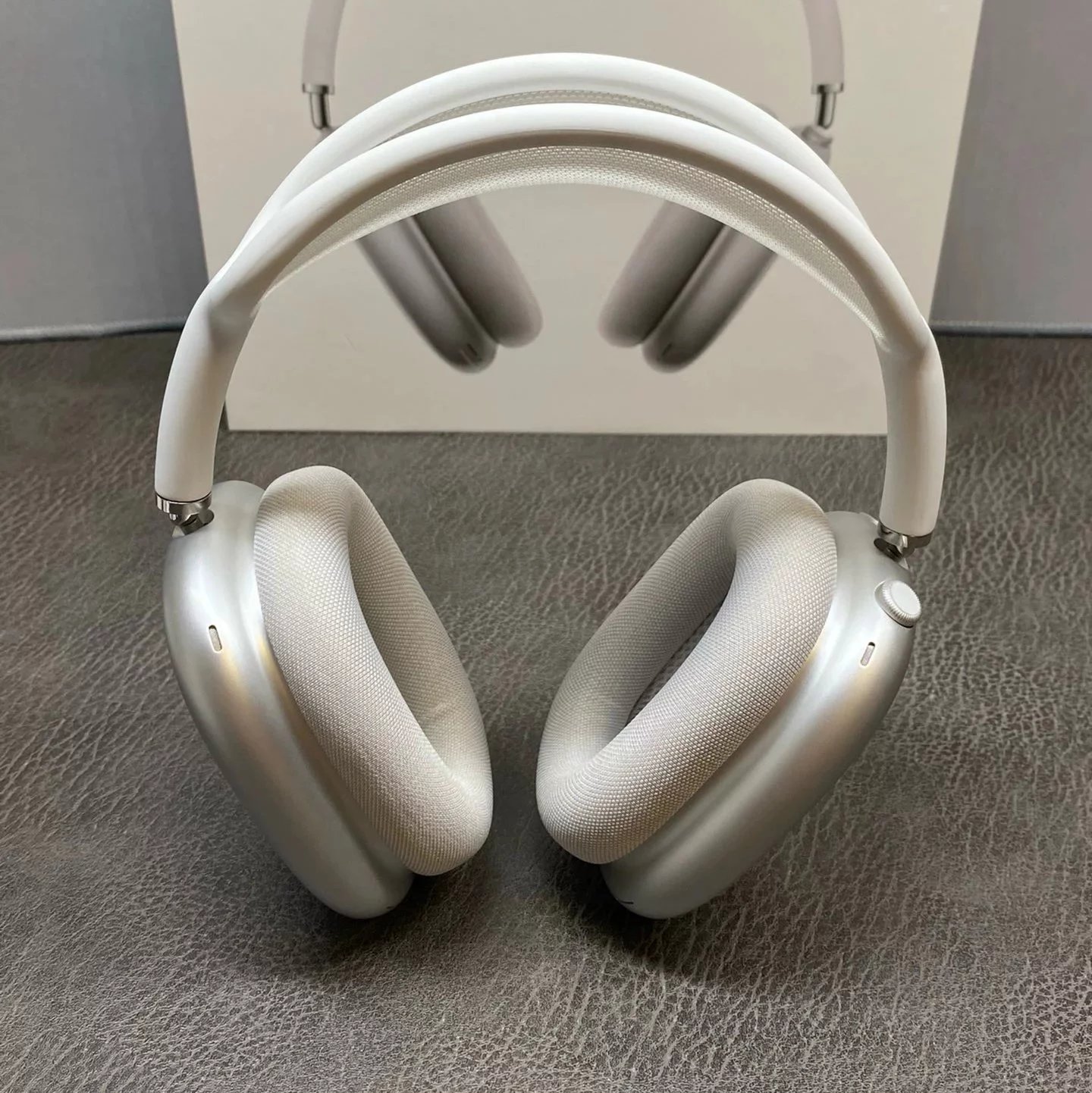 metal white 