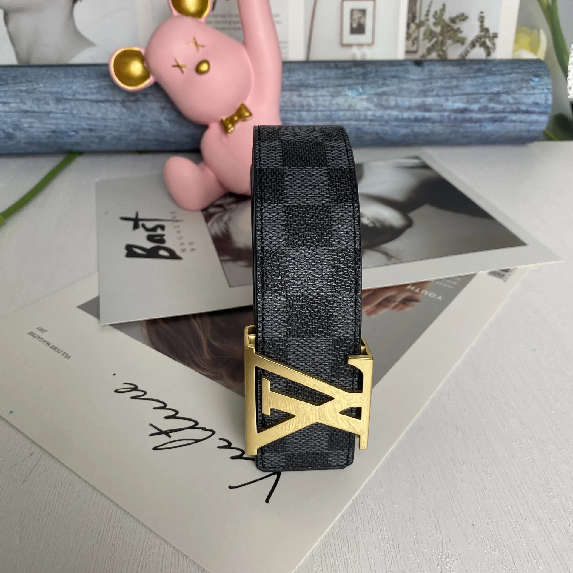 金扣黑格