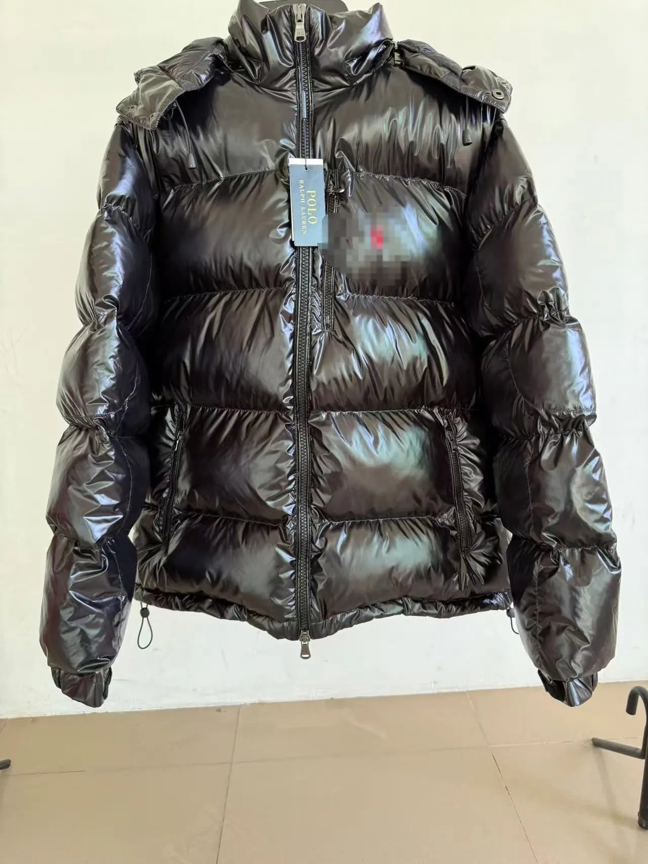 黑色亮面（Black shiny）
