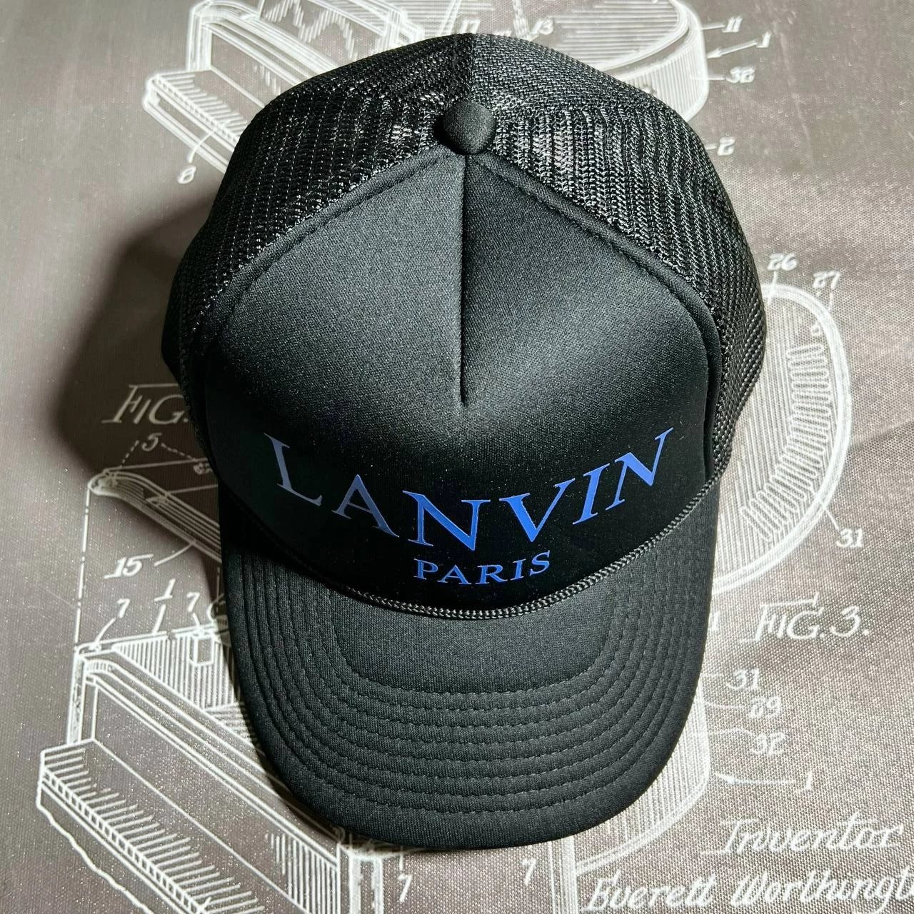 LA 黑色蓝字体