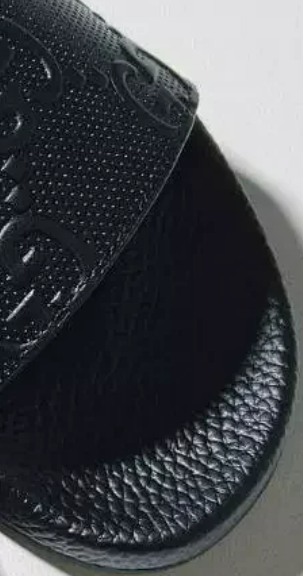 black black 2002 ： SIZE 37