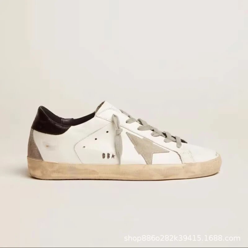 银灰色