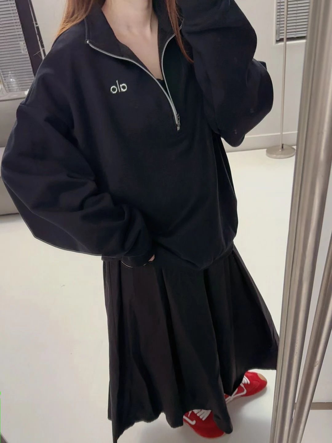 黑色