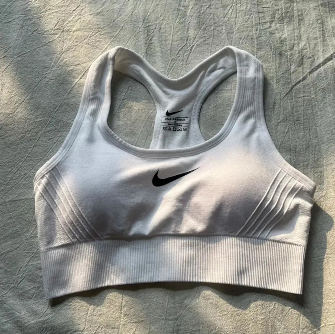 WHITE白色： SIZE M