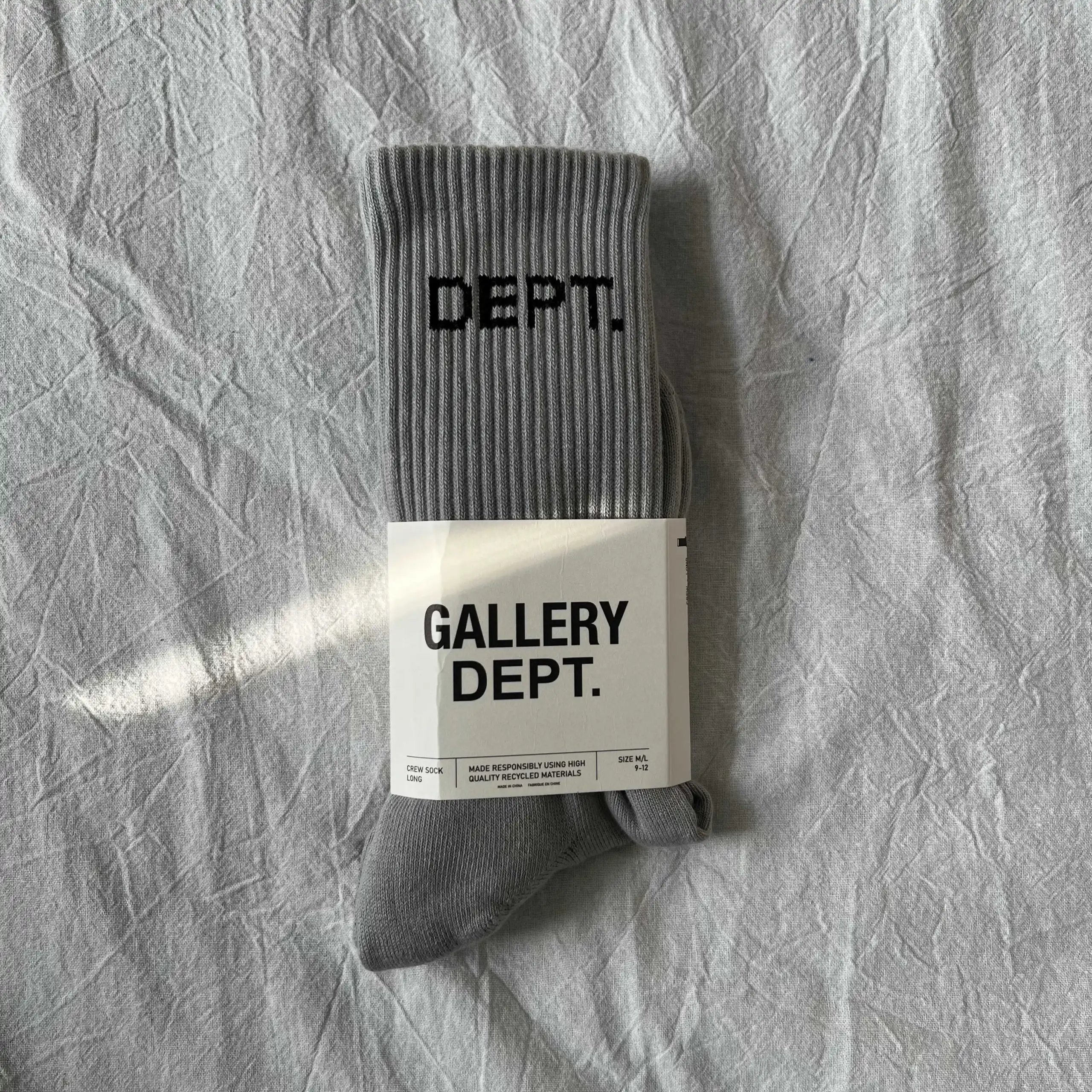 D.E.P.T grey 灰色