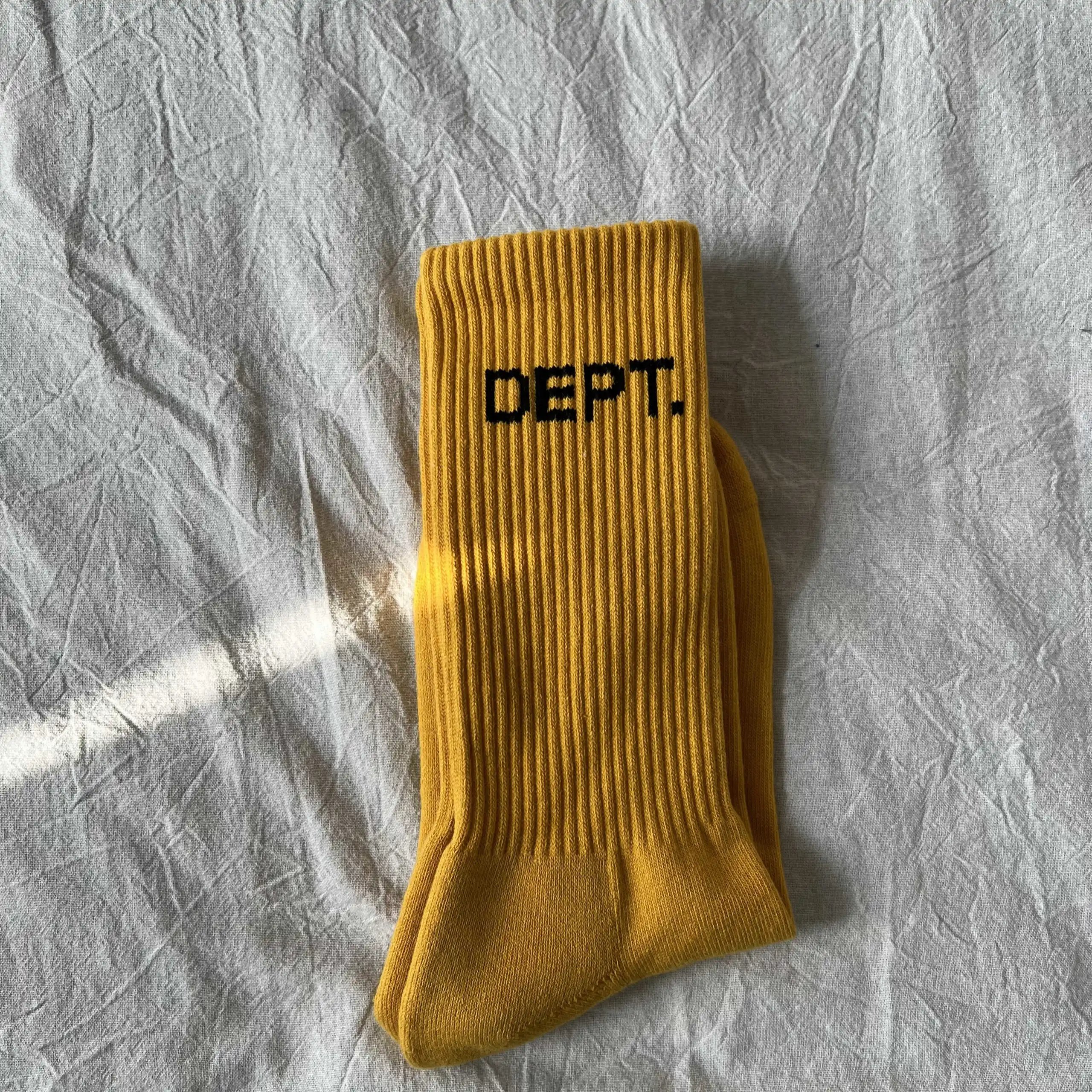D.E.P.T yellow 黄色