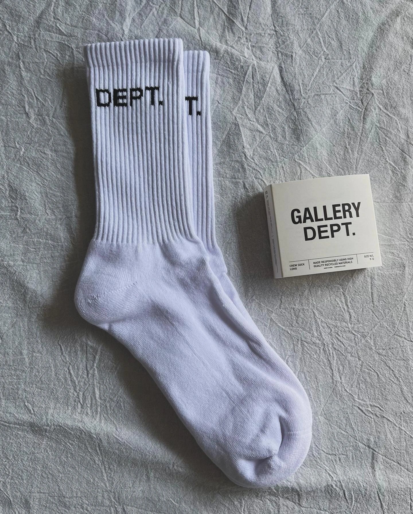 D.E.P.T 白色袜子