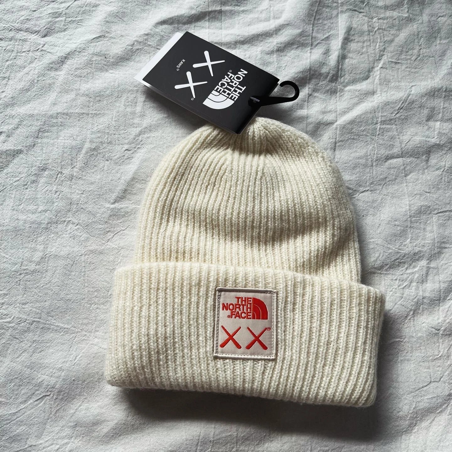 白+橘色