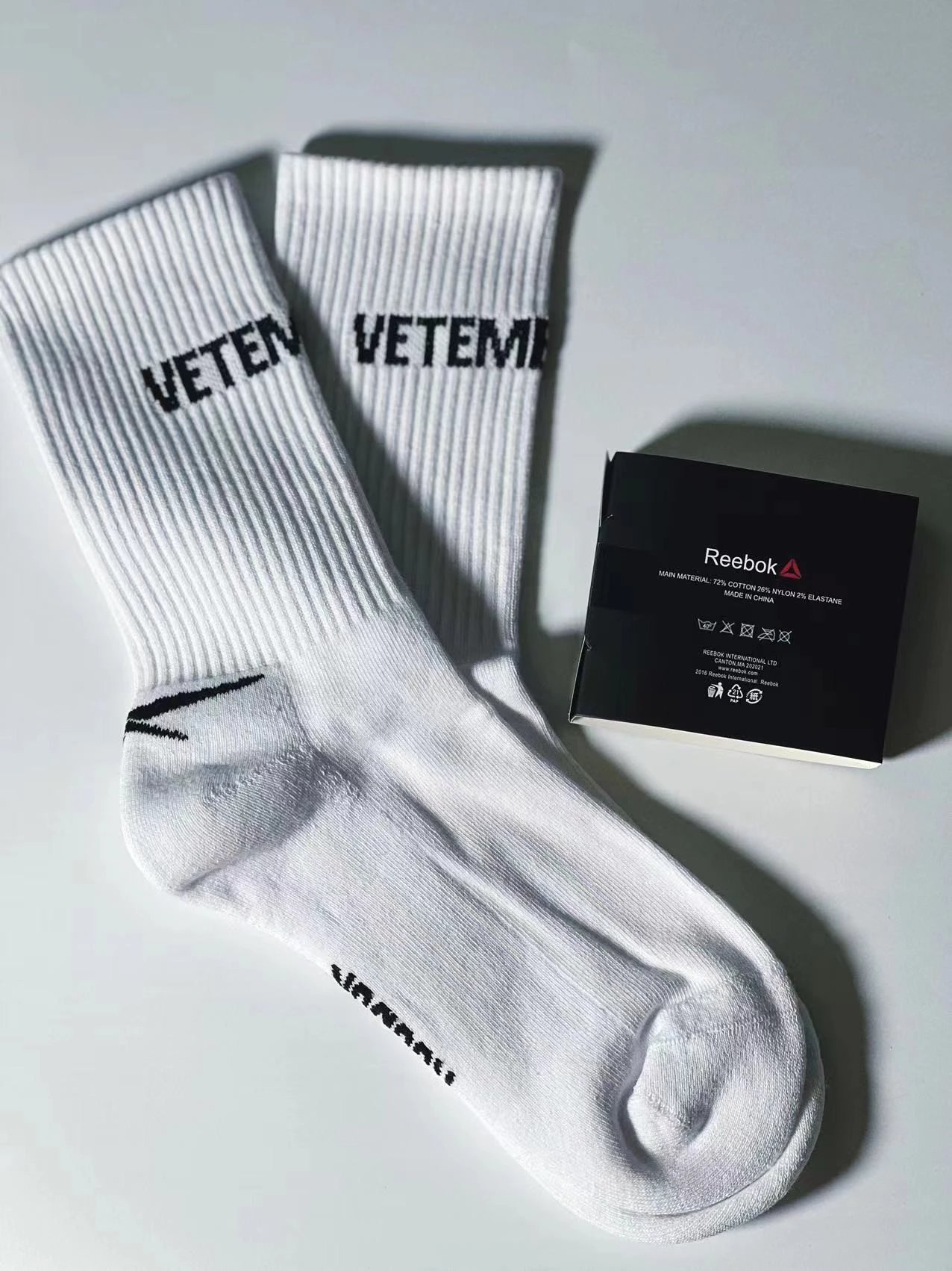 202300207VT白色字母毛巾底（towelverion