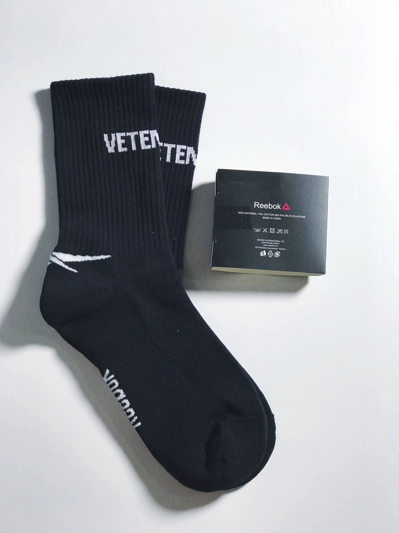 202300208VT黑色字母毛巾底（towelverion