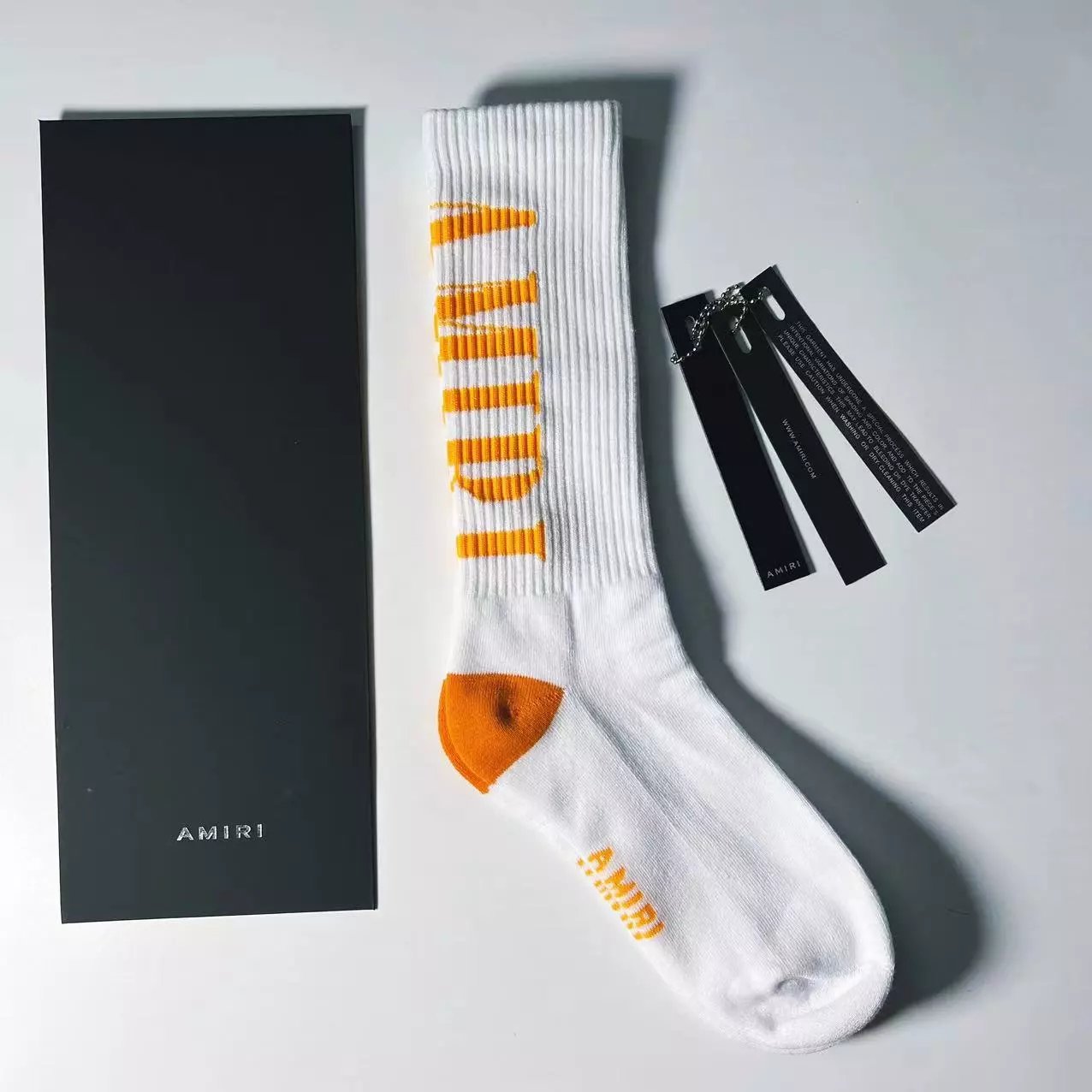 ARI橘色 字体 加包装