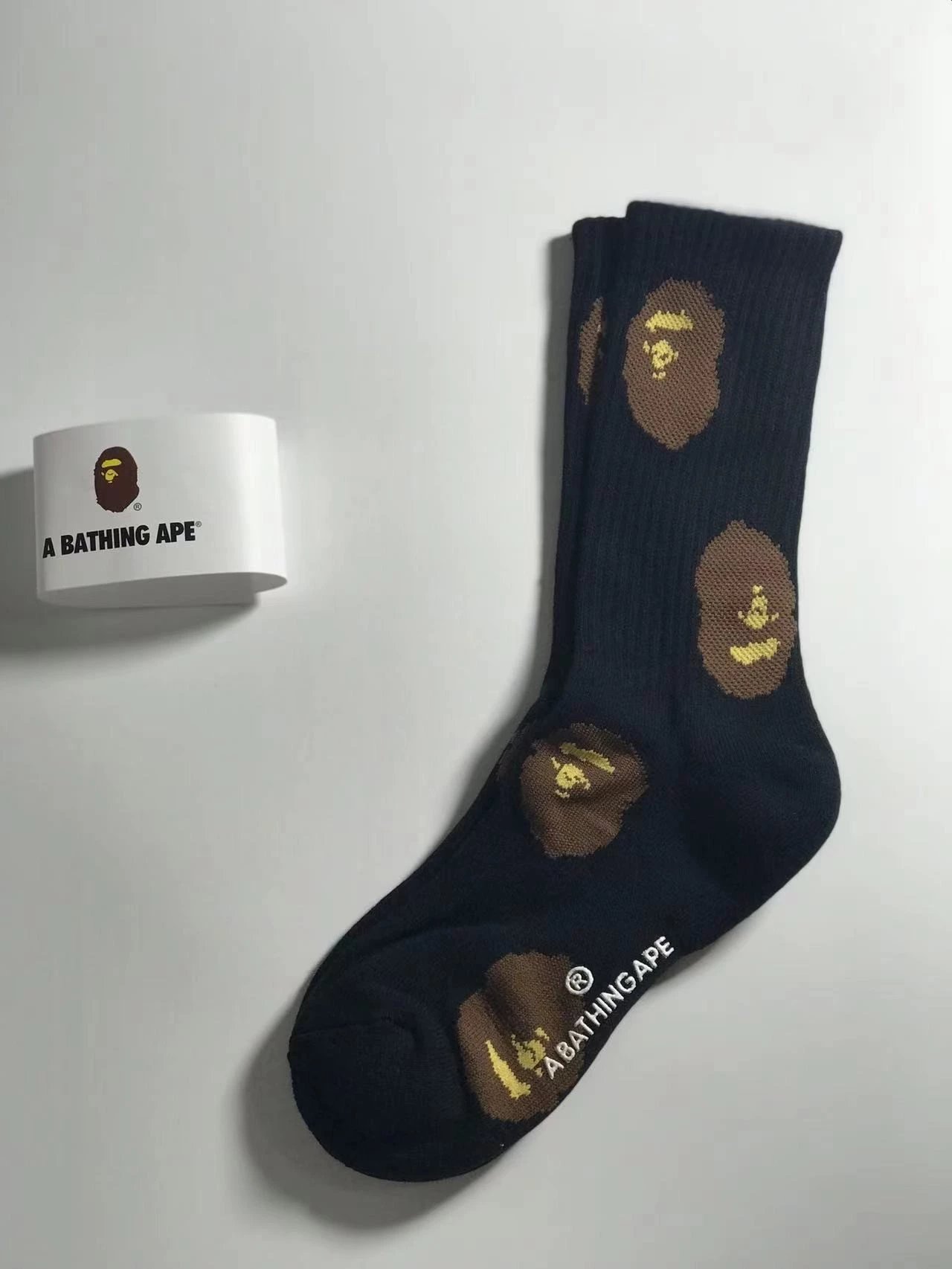 黑色