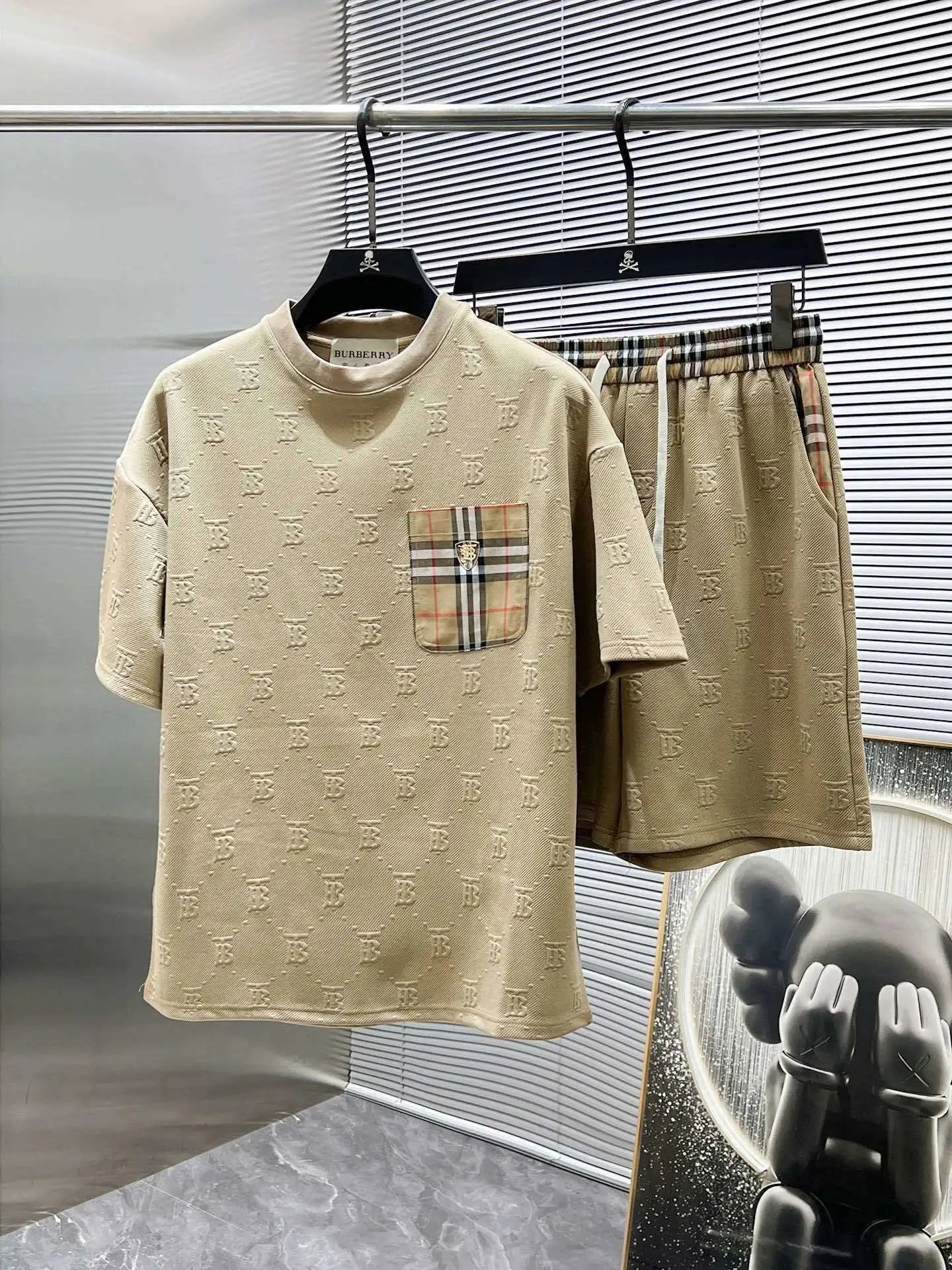 棕色套装